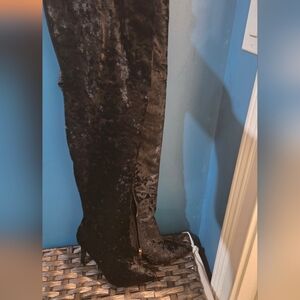 Women's Over-the-Knee Velvet Stiletto Boots in Black